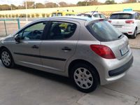 Usado Peugeot 207 70 CV (51 kW) 2007 Gris Utilitario