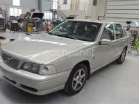 Usado Volvo S70 140 CV (102 kW) 1999 Beige Berlina