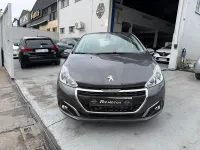 Usado Peugeot 208 Style 82 CV (60 kW) 2019 Gris / plata Utilitario