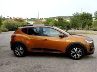 Usado Dacia Sandero Essentiel 100 CV (73 kW) 2021 Naranja Berlina