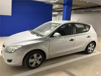 Usado Hyundai i30 Comfort 109 CV (80 kW) 2010 Gris / plata Berlina
