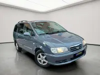 Usado Hyundai Trajet GLS 112 CV (82 kW) 2007 Gris Monovolumen