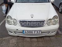 Usado Mercedes C220 Classic 150 CV (110 kW) 2007 Blanco Familiar