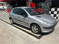 Usado Peugeot 206 75 CV (55 kW) 2001 Blanco Berlina