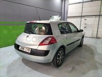 Usado Renault Mégane II Dynamique 120 CV (88 kW) 2004 Gris / plata Berlina