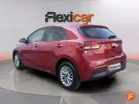 Usado Kia Rio 84 CV (61 kW) 2023 Burdeos Utilitario