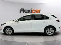 Usado Kia Ceed 136 CV (100 kW) 2023 Blanco Utilitario