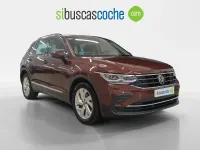 Usado VW Tiguan Life 150 CV (110 kW) 2021 Granate SUV
