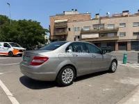 Usado Mercedes C180 Elegance 143 CV (105 kW) 2008 Gris / plata Berlina