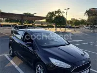 Usado Ford Focus Trend 125 CV (91 kW) 2015 Negro Berlina