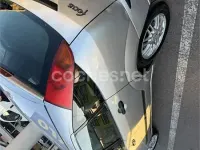 Usado Ford Focus Trend 100 CV (73 kW) 2002 Gris / plata Berlina