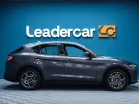 Usado Alfa Romeo Stelvio Sprint 160 CV (117 kW) 2024 Gris / plata SUV
