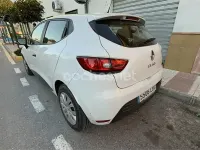 Usado Renault Clio IV Business 75 CV (55 kW) 2019 Blanco Berlina