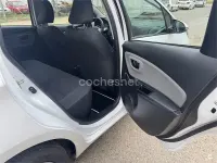 Occasion Toyota Yaris Active 69 ch (50 kW) 2015 Blanc Citadine