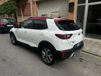 Usado Kia Stonic GT-Line 120 CV (88 kW) 2021 Blanco SUV
