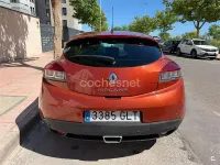 Usado Renault Mégane III Dynamique 105 CV (77 kW) 2009 Naranja Berlina