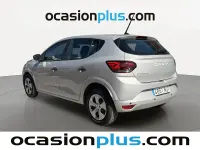 Usado Dacia Sandero Essentiel 91 CV (66 kW) 2023 Gris plata Utilitario