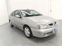 Usado Renault Mégane Coupé Dynamique 110 CV (80 kW) 2002 Gris / plata Coupe