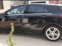 Usado Mercedes A200 Urban 136 CV (100 kW) 2015 Negro Utilitario