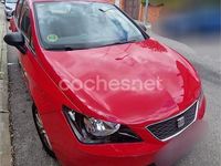 Usado Seat Ibiza Reference 75 CV (55 kW) 2014 Rojo Berlina