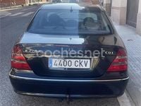 Usado Mercedes E270 Avantgarde 170 CV (125 kW) 2003 Negro Berlina