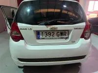 Usado Chevrolet Aveo LS 101 CV (74 kW) 2010 Blanco Berlina