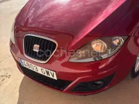 Usado Seat Altea Reference 105 CV (77 kW) 2010 Granate Monovolumen