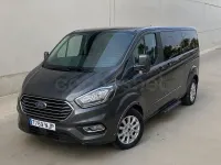 Usado Ford Tourneo Titanium 130 CV (95 kW) 2018 Gris / plata Monovolumen