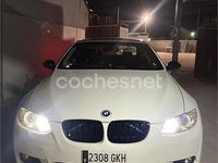 Begagnad BMW 320 177 HK (130 kW) 2008 Vit Sportkupé