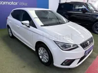 Usado Seat Ibiza Style Plus 110 CV (80 kW) 2022 Blanco Utilitario