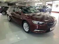 Usado Opel Insignia Selective 136 CV (100 kW) 2018 Rojo Familiar
