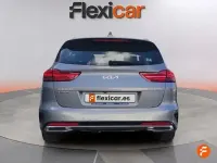 Usado Kia Ceed 141 CV (103 kW) 2022 Gris Utilitario