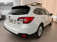 Usado Subaru Outback 150 CV (110 kW) 2017 Blanco Familiar