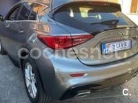 Usado Infiniti Q30 Premium 170 CV (125 kW) 2018 Gris / plata Berlina