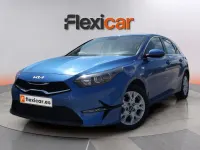 Usado Kia Ceed 136 CV (100 kW) 2023 Azul Utilitario