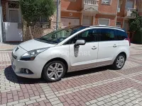 Używany Peugeot 5008 Allure 150 KM (110 kW) 2011 Biały Minivan