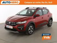 Usado Dacia Sandero Comfort 91 CV (66 kW) 2022 Rojo Berlina