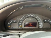 Usado Mercedes C200 Elegance 163 CV (119 kW) 2001 Gris / plata Berlina