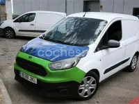 Usado Ford Tourneo Courier Trend 75 CV (55 kW) 2015 Blanco Monovolumen