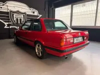 Usado BMW 318 140 CV (102 kW) 1990 Rojo Berlina