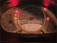 Usado Nissan Almera Tino 114 CV (83 kW) 2001 Gris / plata Monovolumen