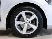 Usado Volvo V40 Kinetic 120 CV (88 kW) 2017 Gris Berlina