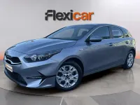 Usado Kia Ceed 136 CV (100 kW) 2023 Gris Utilitario