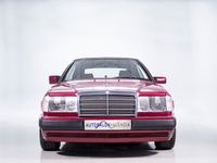 Usado Mercedes E300 220 CV (161 kW) 1993 Rojo Descapotable