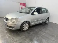 Usado VW Polo Match 65 CV (47 kW) 2005 Gris / plata Utilitario