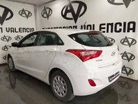 Usado Hyundai i30 110 CV (80 kW) 2012 Blanco Berlina