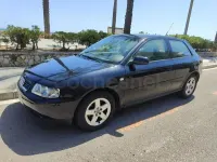 Usado Audi A3 Ambiente 115 CV (84 kW) 2003 Azul Utilitario