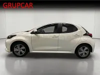Usado Toyota Yaris Hybrid Business Edition 116 CV (85 kW) 2025 Blanco Berlina