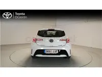 Usado Toyota Corolla Active 122 CV (89 kW) 2021 Blanco Berlina