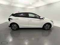 Usado Hyundai i20 99 CV (72 kW) 2024 Atlas white Berlina